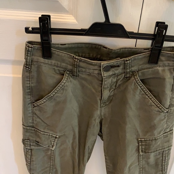 Uniqlo green cargo pants - Picture 2 of 4
